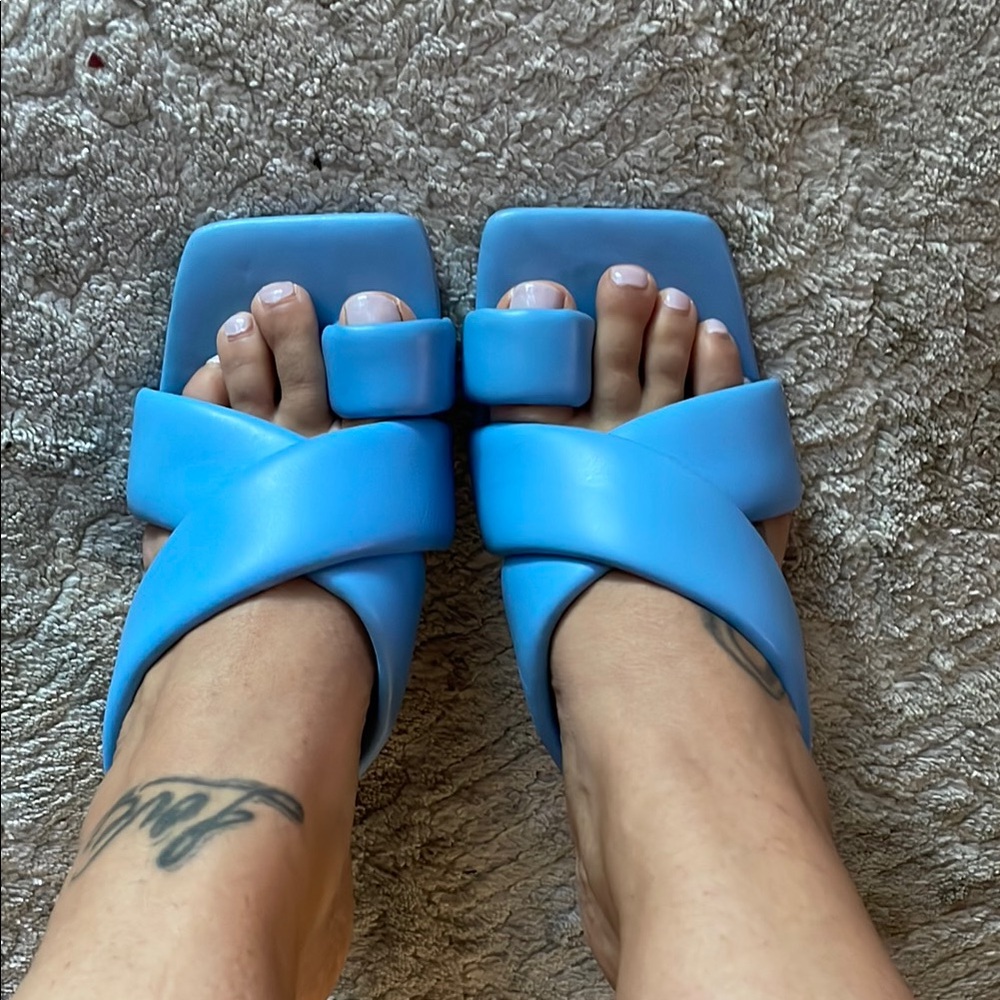 Stylish Blue Square-Toe Sandals